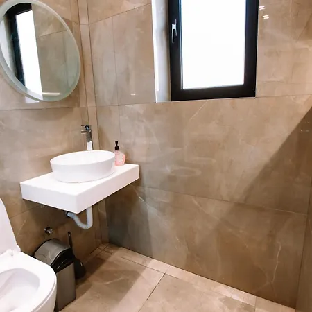 Barrikada Str Modern - The Nest *
