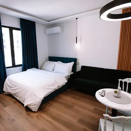Barrikada Str Modern - The Nest