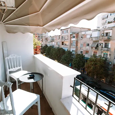 Barrikada Str Modern - The Nest Appartement *