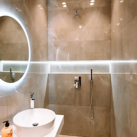 Barrikada Str Modern - The Nest * Tirana