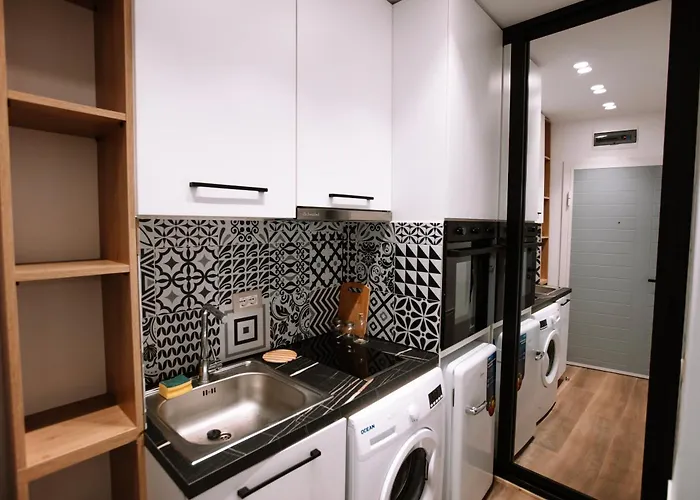 Barrikada Str - The Nest *