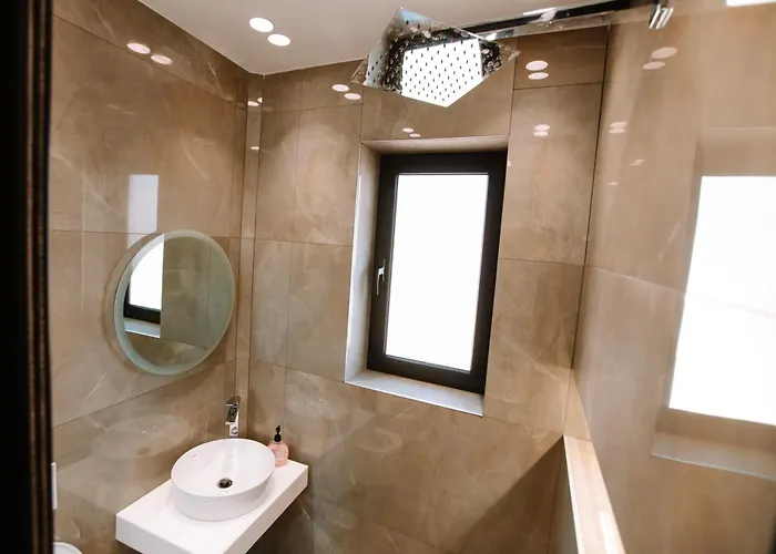 Barrikada Str - The Nest *